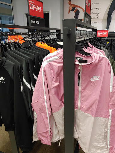 Sporting Goods Store «Nike Factory Store», reviews and photos, 1500 SE East Devils Lake Rd #105, Lincoln City, OR 97367, USA