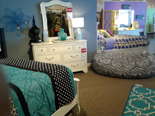 Furniture Store «Art Van Furniture - Dearborn», reviews and photos, 15701 Market Dr, Dearborn, MI 48126, USA