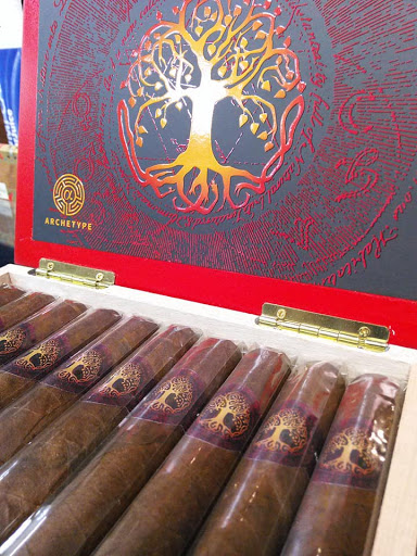 Tobacco Shop «Tobacco Town», reviews and photos, 17108 Fort St, Riverview, MI 48193, USA