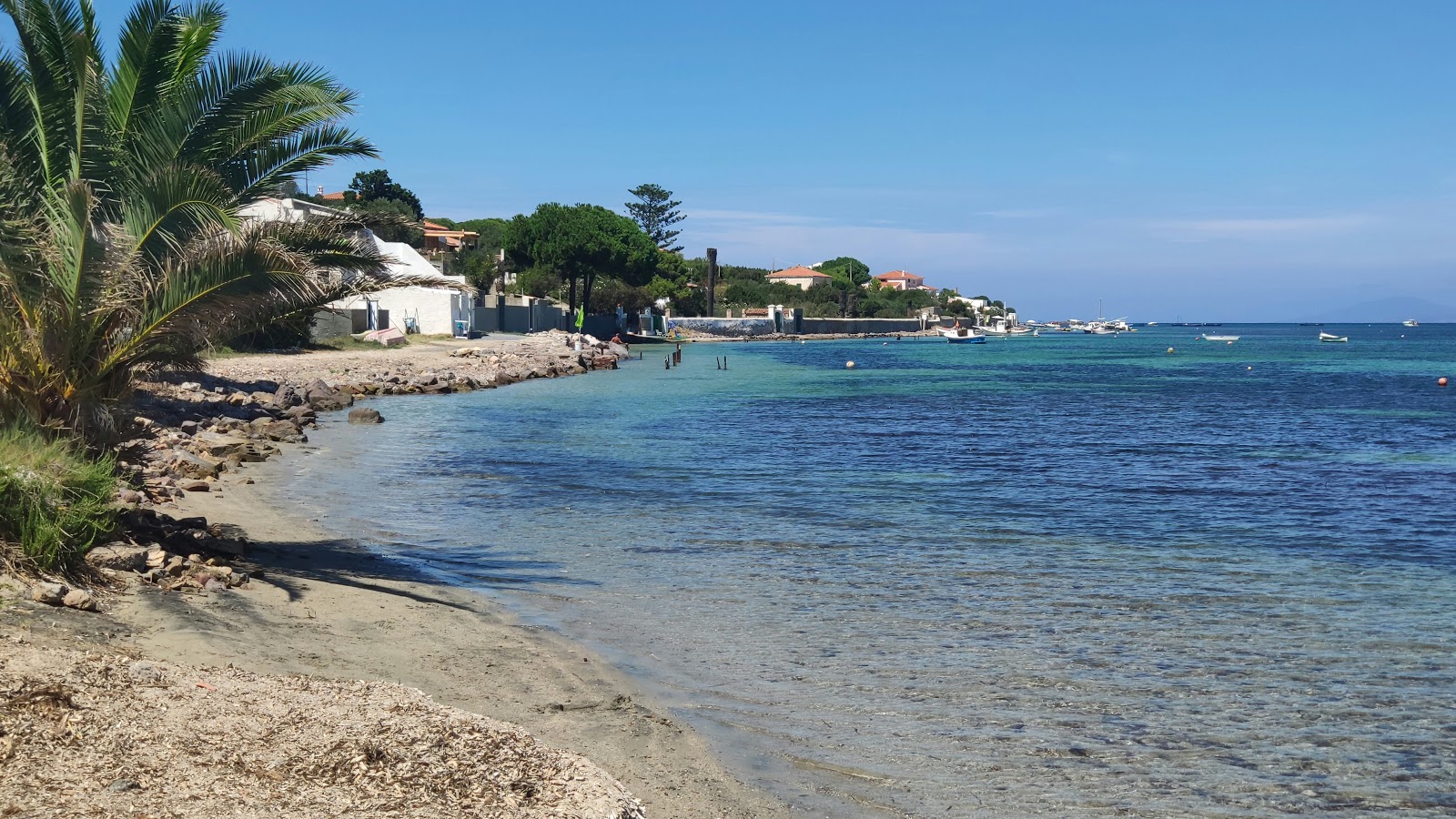 Zdjęcie Tacca Rossa Beach z powierzchnią beżowy piasek