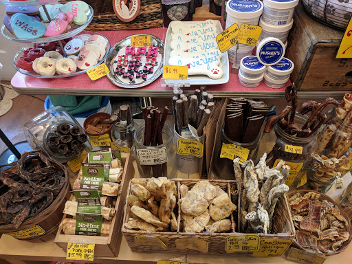 Pet Supply Store «BONeJOUR Pet Supply and Dog Wash», reviews and photos, 53 N 3rd St, Philadelphia, PA 19106, USA