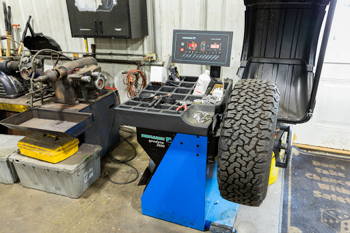 Auto Repair Shop «Community Car Care», reviews and photos, 1047 Perkins Dr, Alexandria, KY 41001, USA