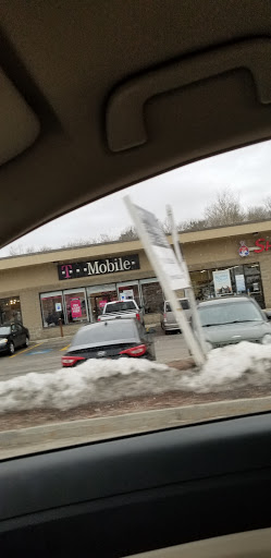Cell Phone Store «T-Mobile», reviews and photos, 325 New State Hwy, Raynham, MA 02767, USA