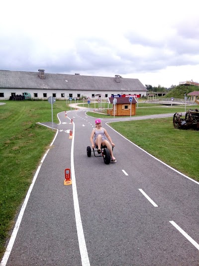 Photos of Liikluslinnak seikluspark Uhtj&auml;rvel