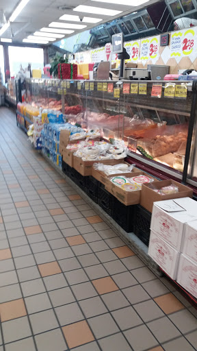 Grocery Store «La Chiquita Supermarket», reviews and photos, 3555 W 26th St, Chicago, IL 60623, USA