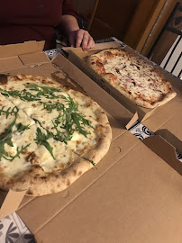 Plats et boissons du Pizzas à emporter Pizz'Emilia à Uzerche - n°7