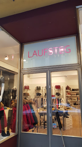 Laufsteg fashion store