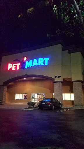 Pet Supply Store «PetSmart», reviews and photos, 2140 17th St, Santa Ana, CA 92705, USA