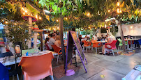 Atmosphère du Restaurant L Entrepotes à Sainte-Marie-la-Mer - n°13