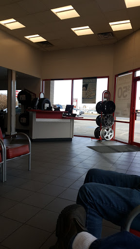 Tire Shop «Discount Tire Store - Murray, UT», reviews and photos, 120 E 4500 S, Murray, UT 84107, USA