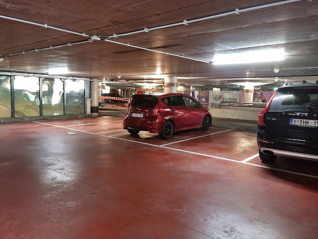 Parking De Bond