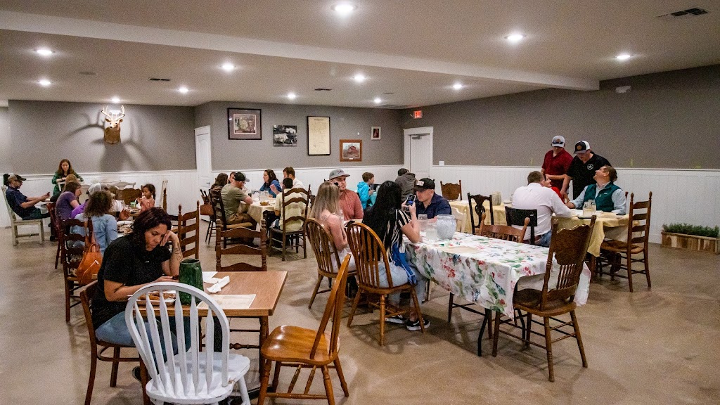 Pine Island Country Store 77445