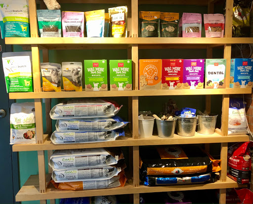 Pet Supply Store «Animal Outfitters, Inc.», reviews and photos, 986 Elmwood Ave, Buffalo, NY 14222, USA