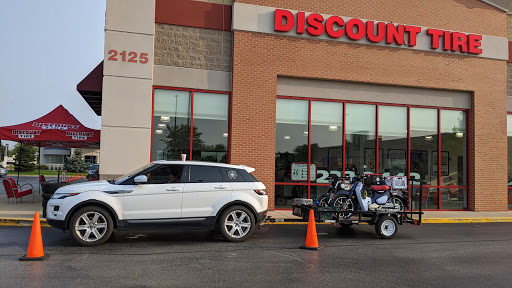 Tire Shop «Discount Tire Store - Roundlake Beach, IL», reviews and photos, 2125 N Illinois 83, Round Lake Beach, IL 60073, USA