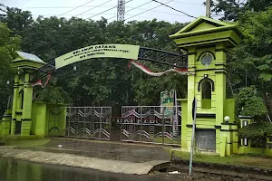 Ruang Terbuka Hijau Kawasan Perkotaan (RTHKP) Kota Probolinggo image