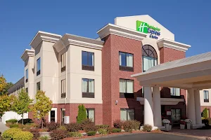 Holiday Inn Express & Suites Manchester-Airport, an IHG Hotel image