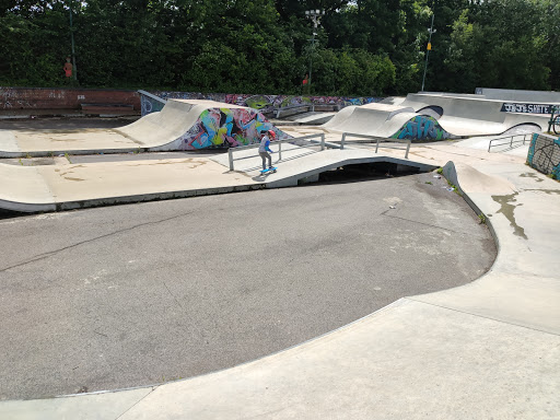 Skateboarding lessons for kids Southampton