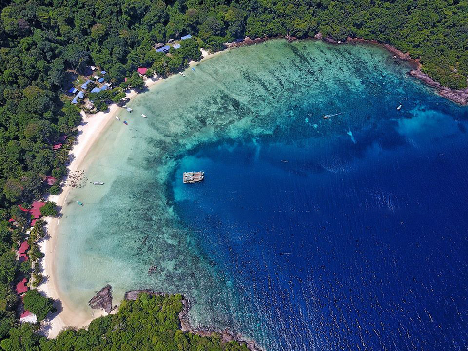 Foto af Pulau Tenggol med rummelig bugt