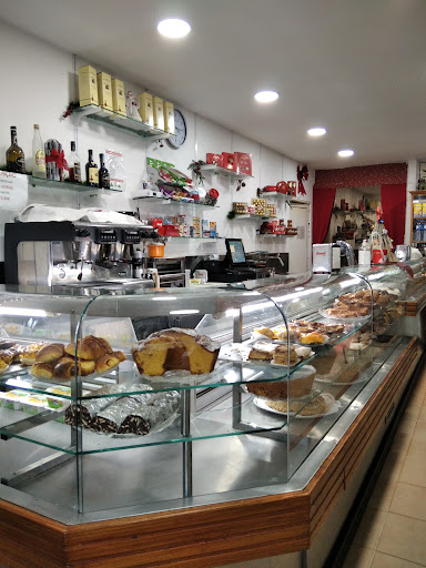 Pão Quente Forninho - Virgílio Augusto Da Costa no Vale de Cambra, Aveiro