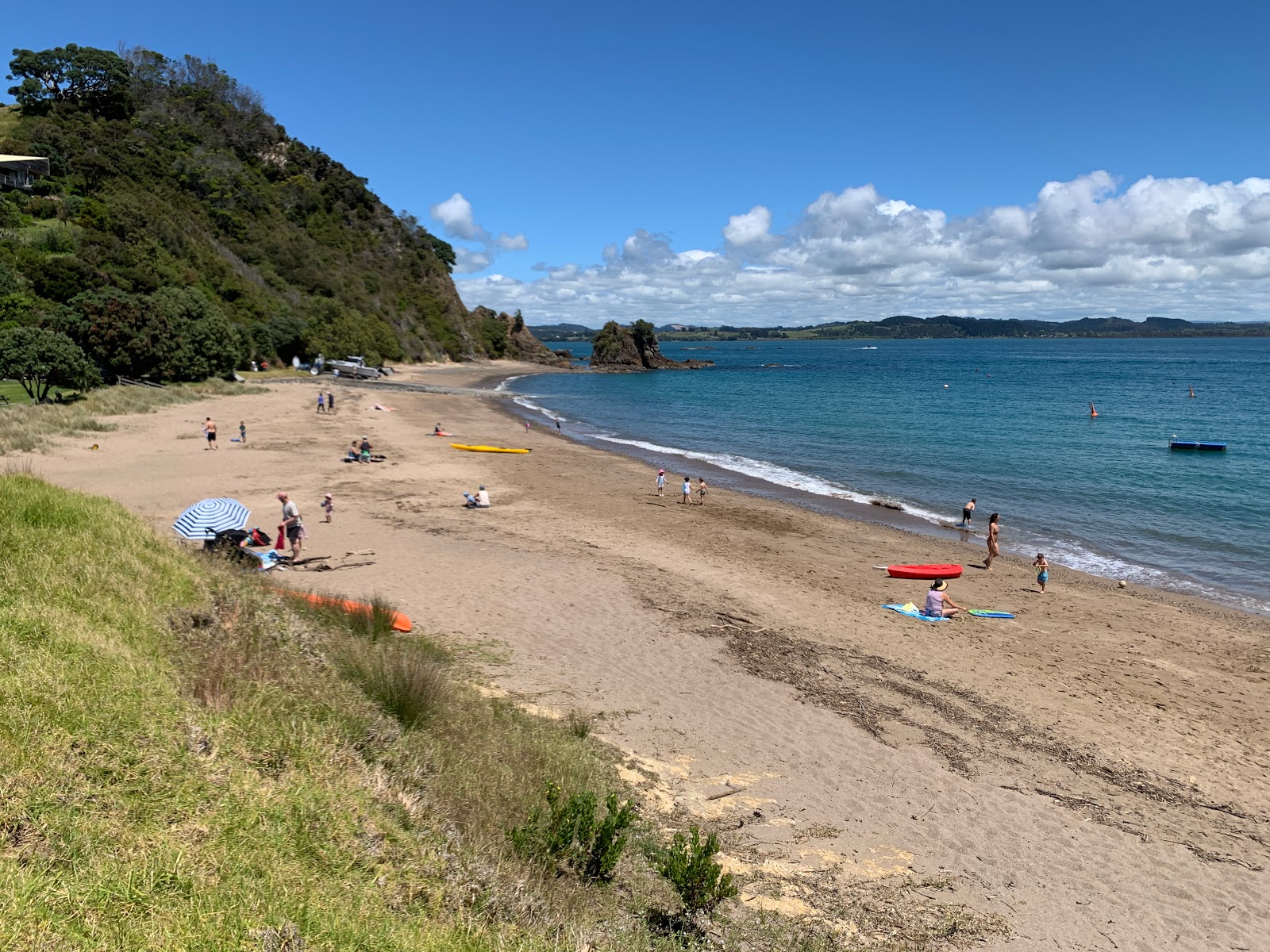 Fotografija Tapeka Point Beach z svetel pesek površino