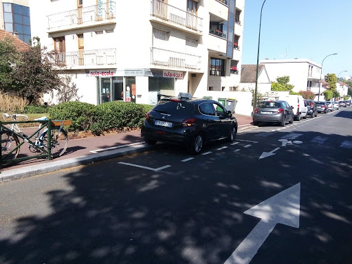 Auto Ecole De Reine à Bourg-la-Reine, Hauts-de-Seine