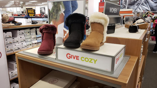 Shopping Mall «Forest Mall», reviews and photos, 835 W Johnson St, Fond du Lac, WI 54935, USA