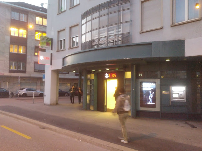 Rezensionen über UBS Geschäftsstelle in Zürich - Bank