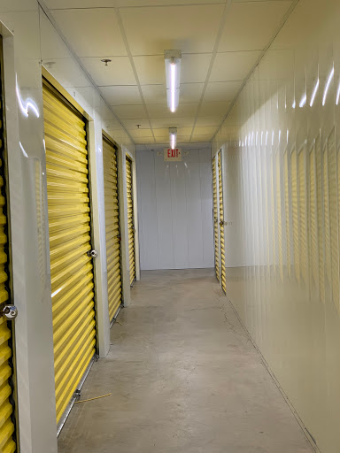Self-Storage Facility «Backlick Self Storage», reviews and photos, 6880 Commercial Dr, Springfield, VA 22151, USA