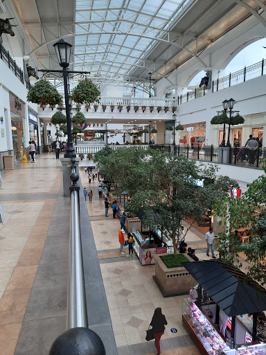 San Luis Shopping Center
