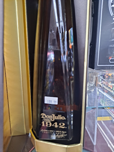 Liquor Store «R & F Liquors», reviews and photos, 4727 E Southern Ave # C, Phoenix, AZ 85042, USA