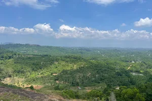 Kadumbu Hills image