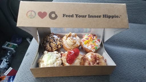 Donut Shop «Peace, Love And Little Donuts Of Green», reviews and photos, 3700 Massillon Rd, Uniontown, OH 44685, USA