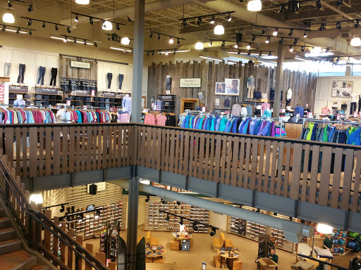 Clothing Store «L.L. Bean», reviews and photos, 1000 Ross Park Mall Dr, Pittsburgh, PA 15237, USA