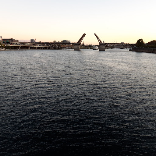 Park «Holladay Park», reviews and photos, NE Holladay St & NE 11th Ave, Portland, OR 97232, USA