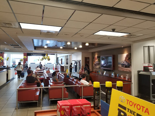 Toyota Dealer «Central Florida Toyota», reviews and photos, 11020 S Orange Blossom Trail, Orlando, FL 32837, USA