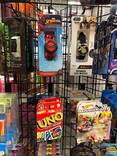 Shoe Store «DSW Designer Shoe Warehouse», reviews and photos, 7321 Lake St, River Forest, IL 60305, USA