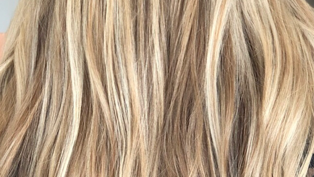 Manon Does Hair 21014