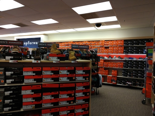 Shoe Store «Famous Footwear», reviews and photos, 10500 Ulmerton Rd, Largo, FL 33771, USA
