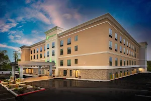 Holiday Inn St. Louis - Creve Coeur, an IHG Hotel image