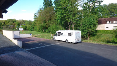 Aire Camping-Car chez le vigneron à Civray-de-Touraine