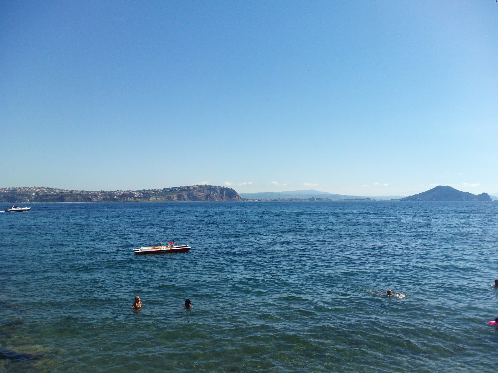 Foto von Spiaggia Lingua und die siedlung