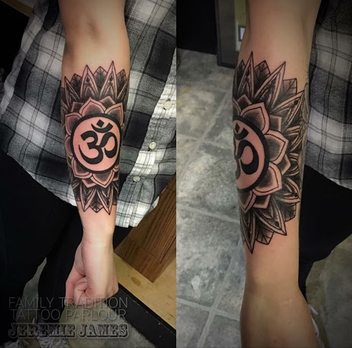 Tattoo Shop «Family Tradition Tattoo Parlour», reviews and photos, 118 S Meridian, Puyallup, WA 98371, USA