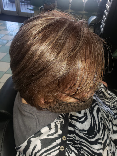 Beauty Salon «Yessenia Beauty Salon», reviews and photos, 1150 W Kiest Blvd, Dallas, TX 75224, USA