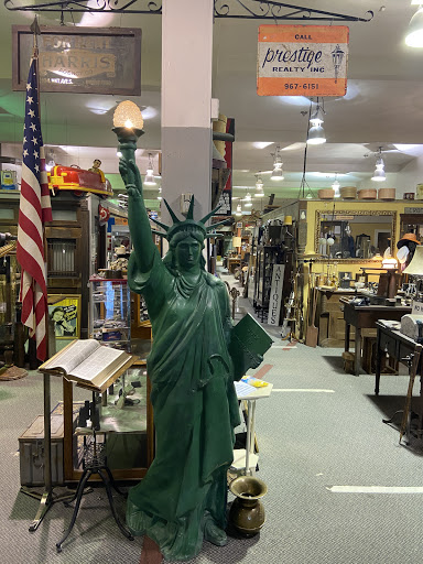 Thrift Store «Pocket Change Thrift, Antiques, and re-purpose store», reviews and photos, 1300 E State St, Alliance, OH 44601, USA