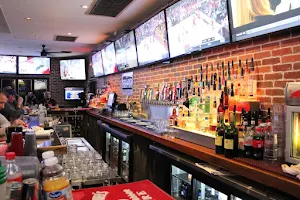 Philly's Sports Grill image