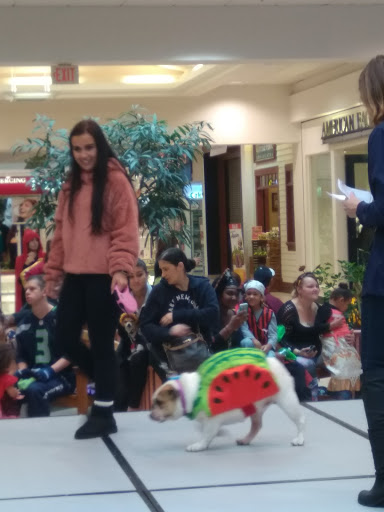 Shopping Mall «Palmer Park Mall», reviews and photos, 123 Palmer Park Mall, Easton, PA 18045, USA