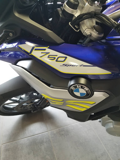 BMW Motorcycle Dealer «Max BMW Motorcycles», reviews and photos, 209 Lafayette Rd, North Hampton, NH 03862, USA