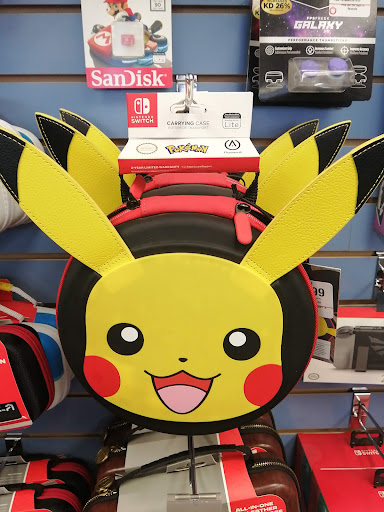 Shopping Mall «Riverpoint Center», reviews and photos, 1730 W Fullerton Ave, Chicago, IL 60614, USA