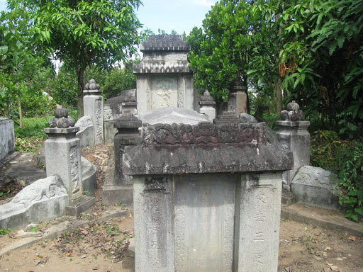 Mộ ông Đốc phủ Khâm sai Lê Tấn Đức
