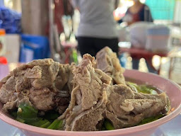 ก๋วยเตี๋ยวเเละข้าว